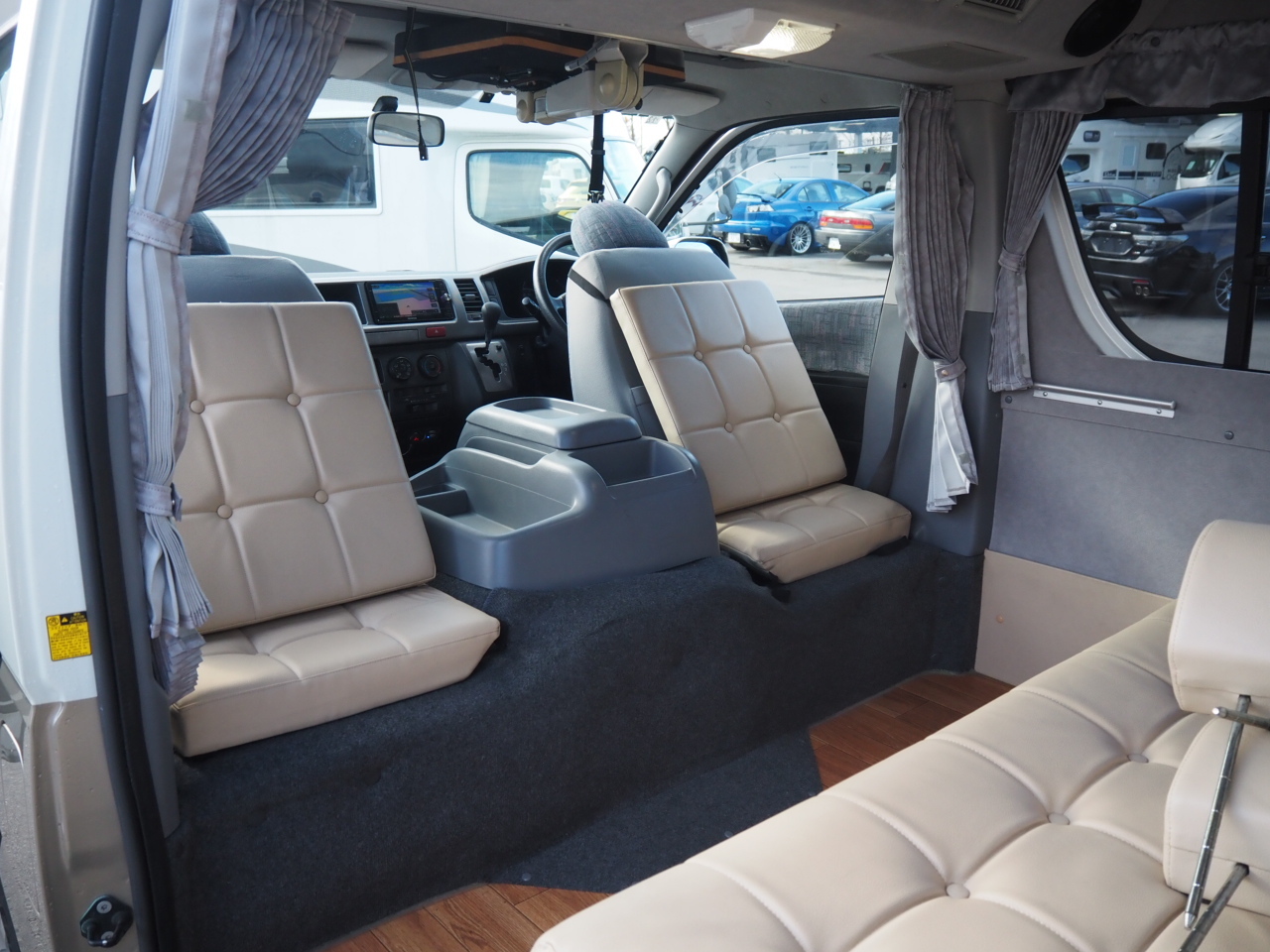 キャンピングカーバンコン