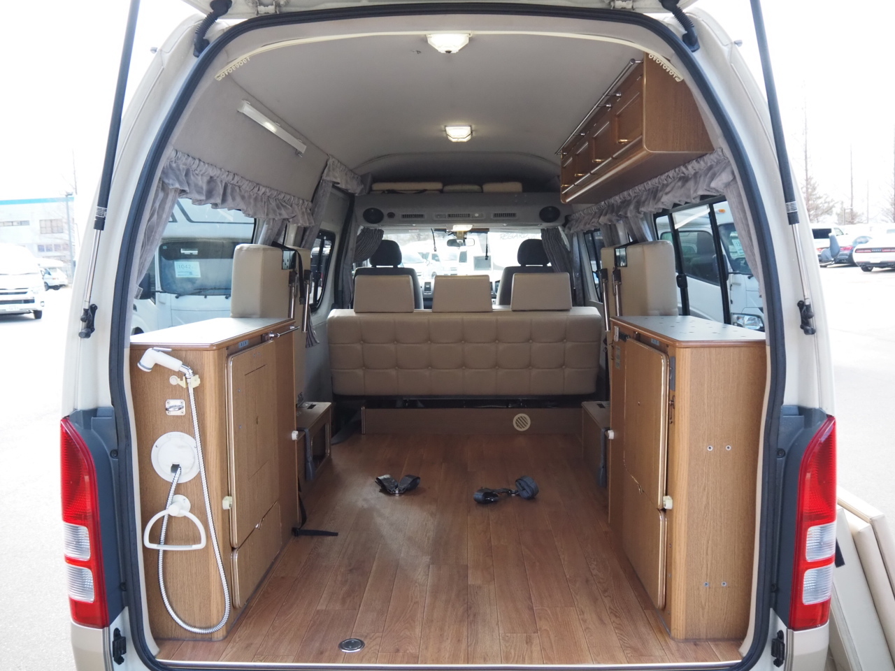 キャンピングカーバンコン