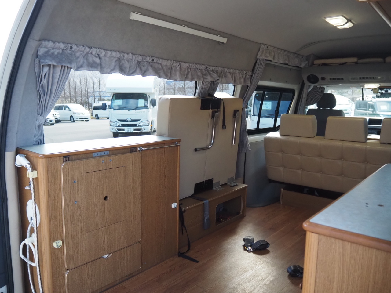 キャンピングカーバンコン