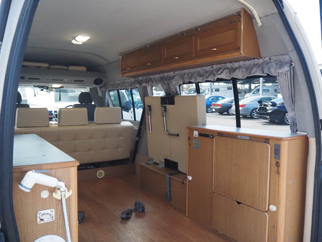 キャンピングカーバンコン