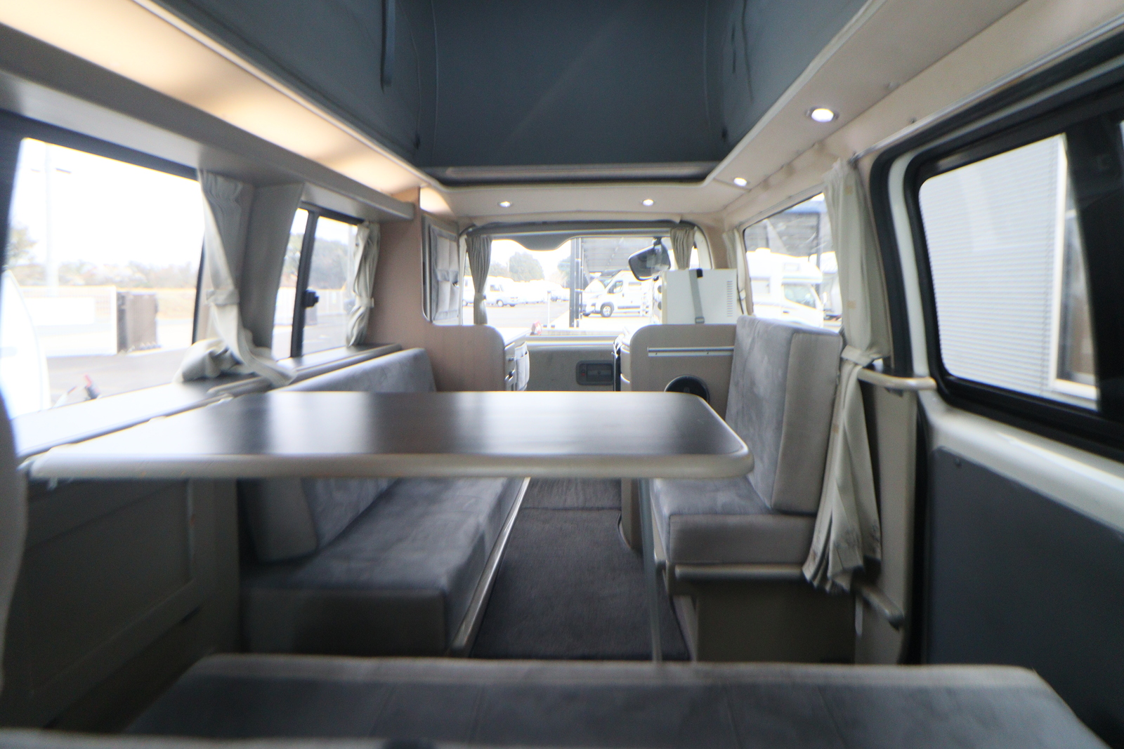 キャンピングカーバンコン