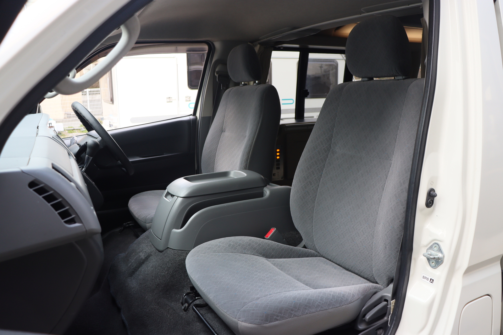 キャンピングカーバンコン