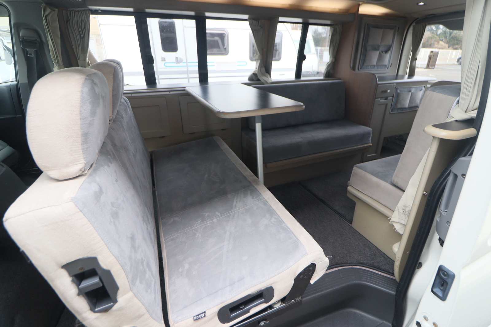 キャンピングカーバンコン