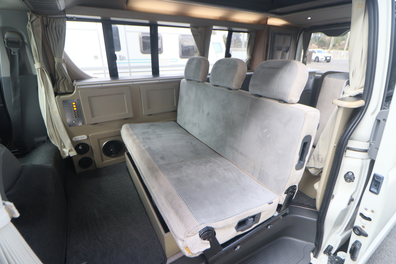 キャンピングカーバンコン