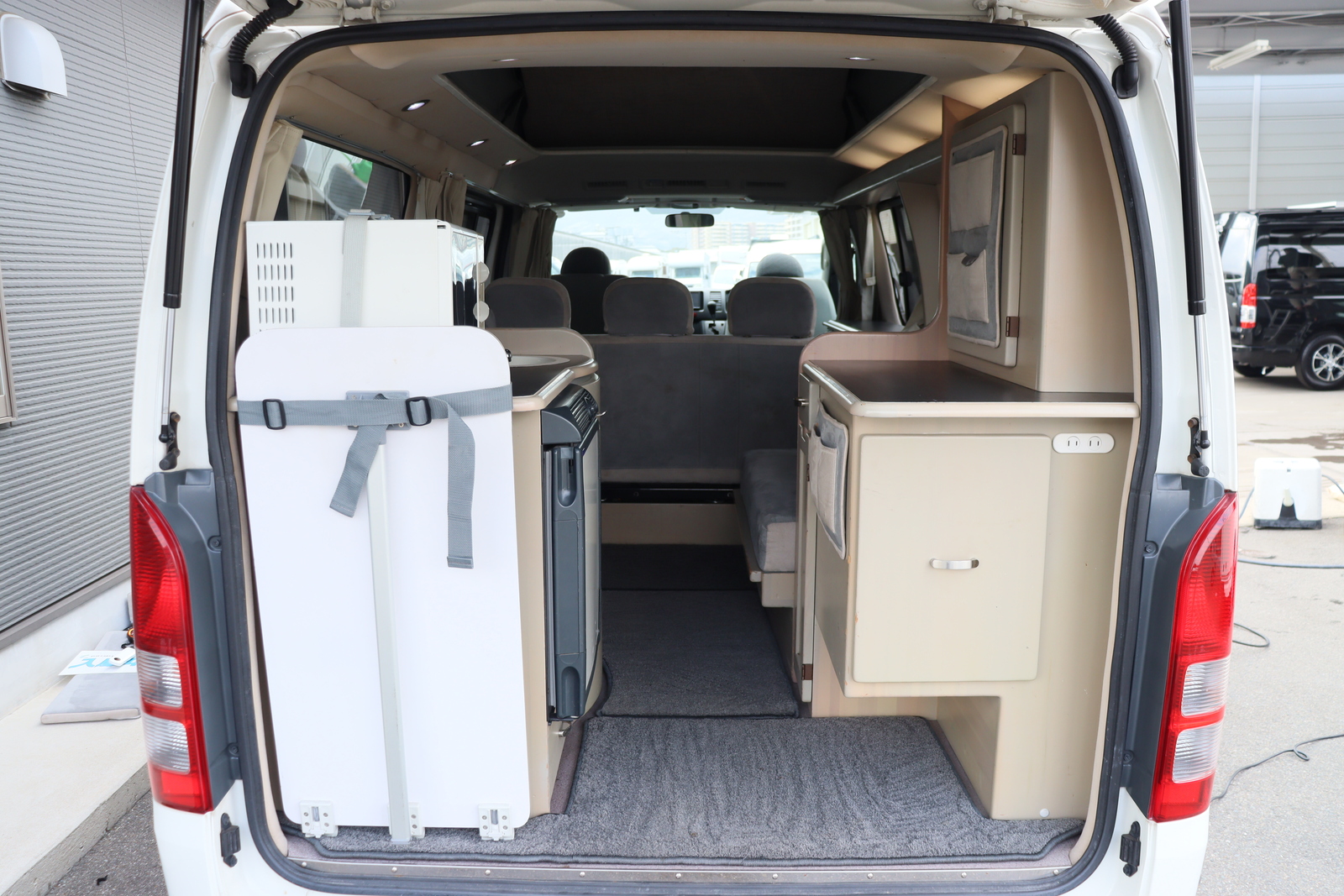 キャンピングカーバンコン