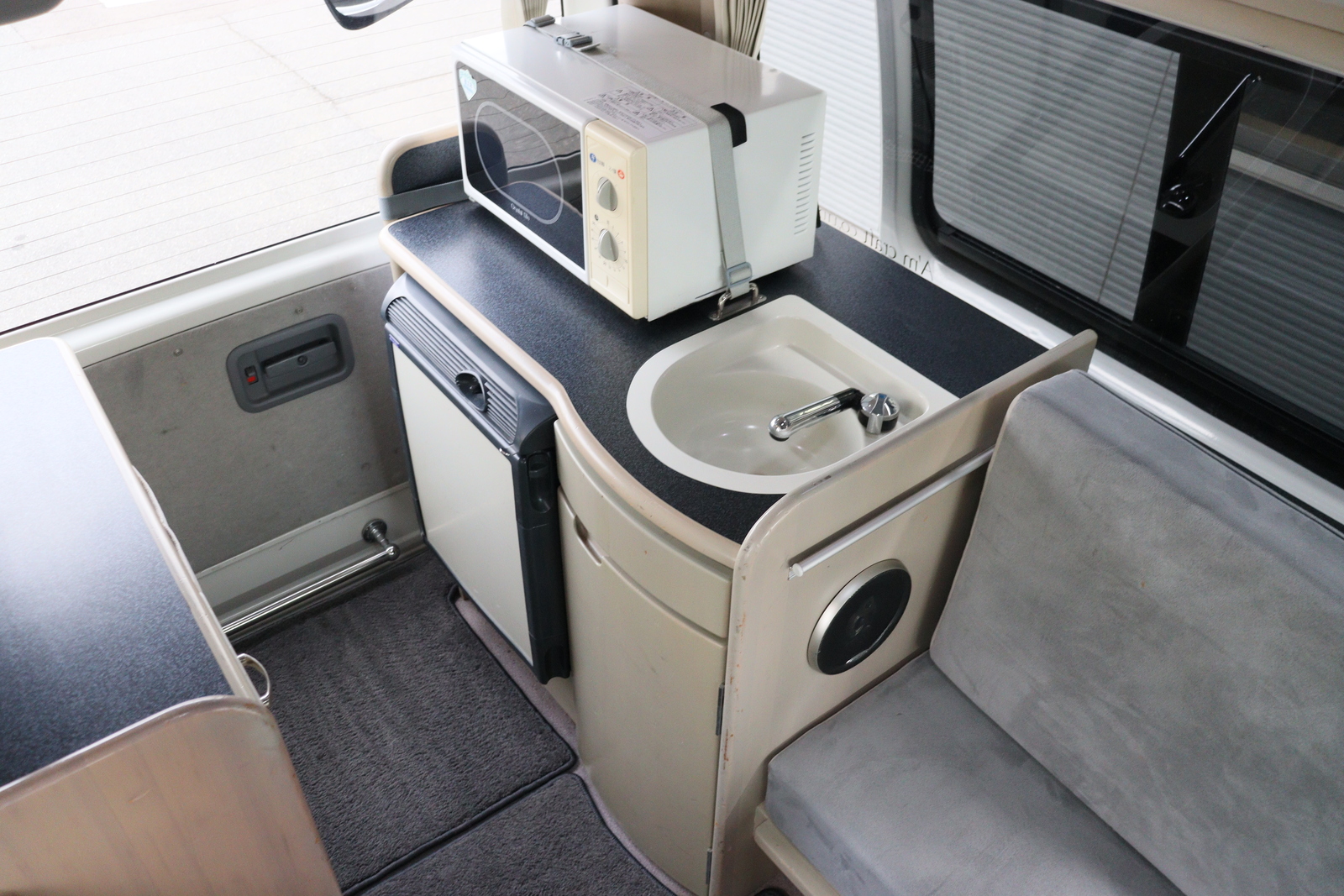 キャンピングカーバンコン