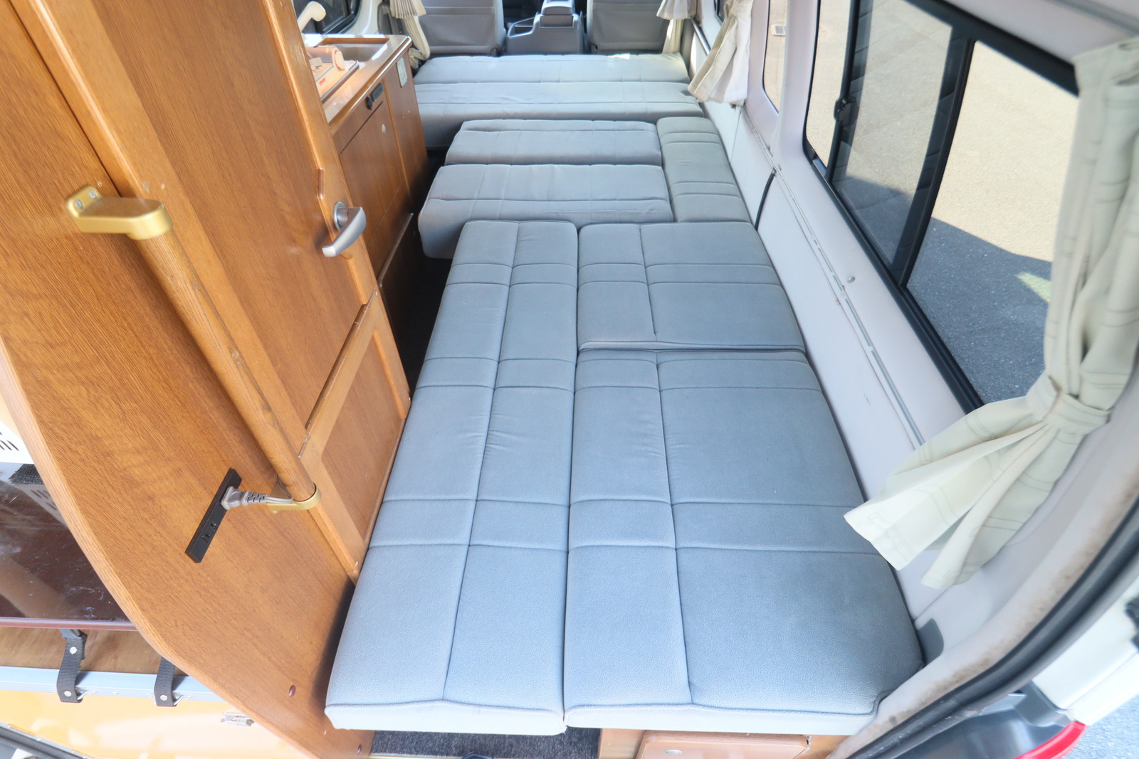 キャンピングカーバンコン