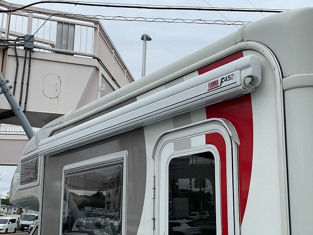 キャンピングカーキャブコン