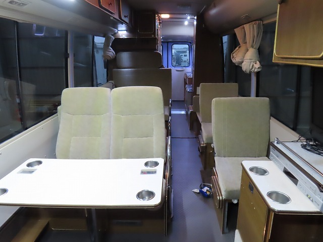 キャンピングカーバスコン