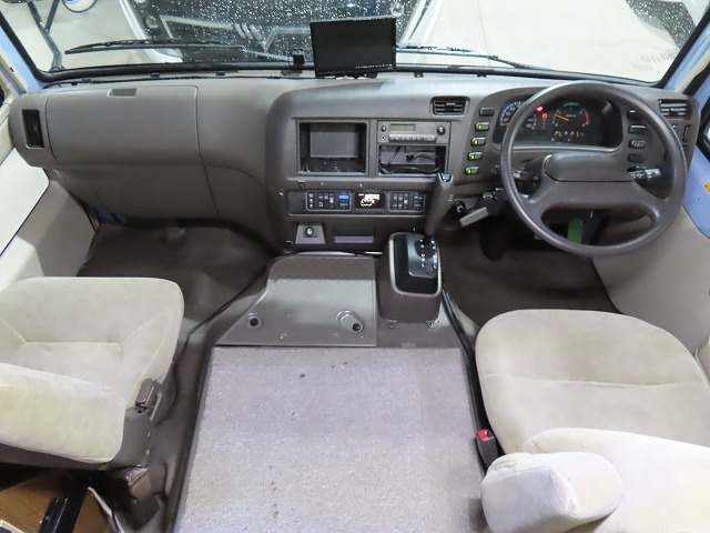 キャンピングカーバスコン