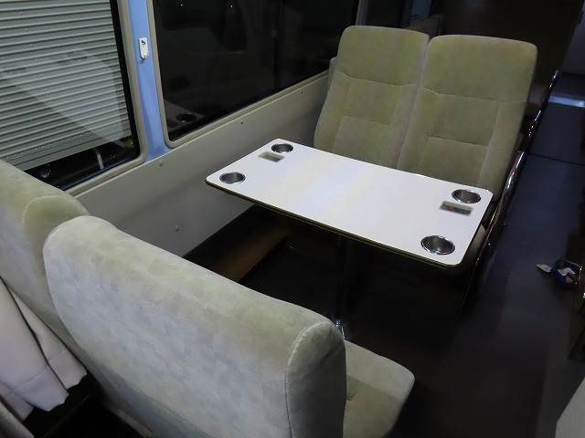 キャンピングカーバスコン