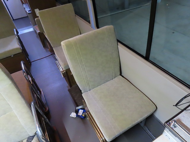 キャンピングカーバスコン