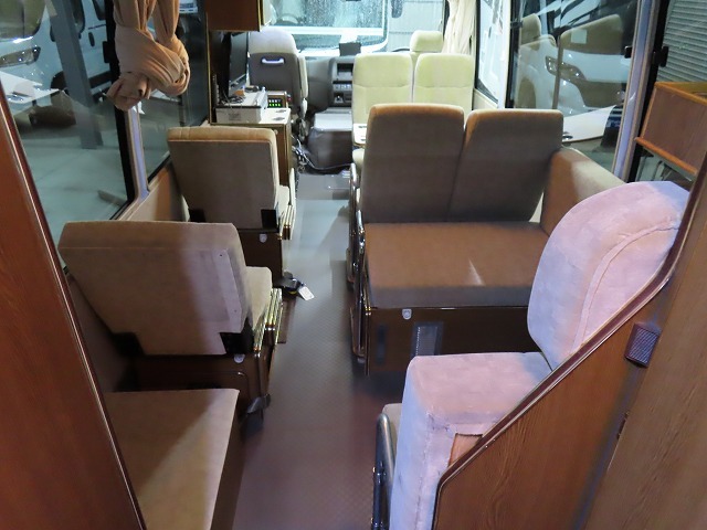 キャンピングカーバスコン