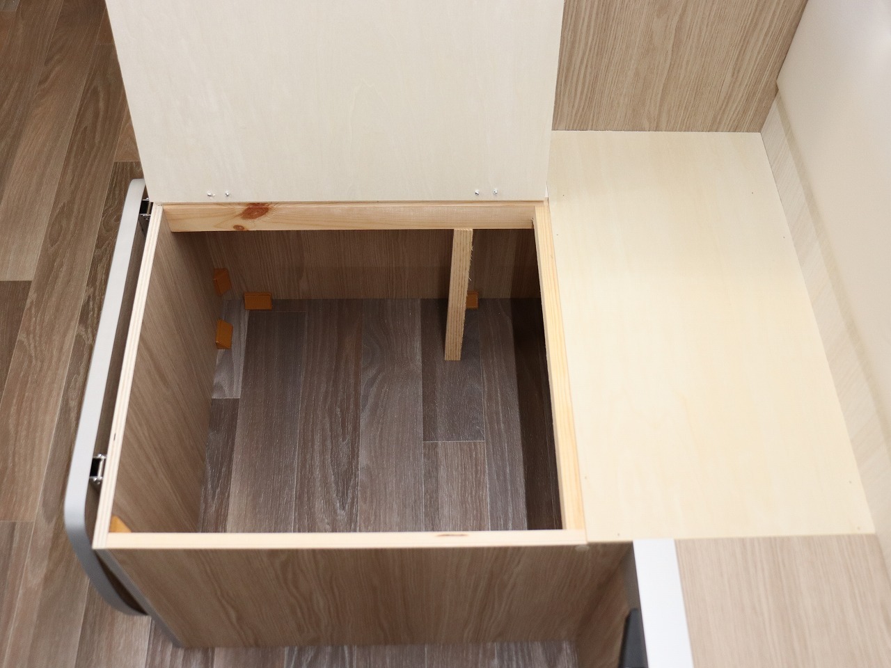 キャンピングカートレーラー