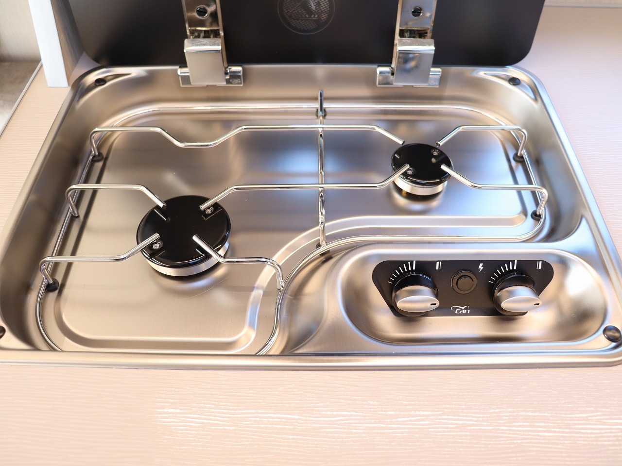 キャンピングカートレーラー