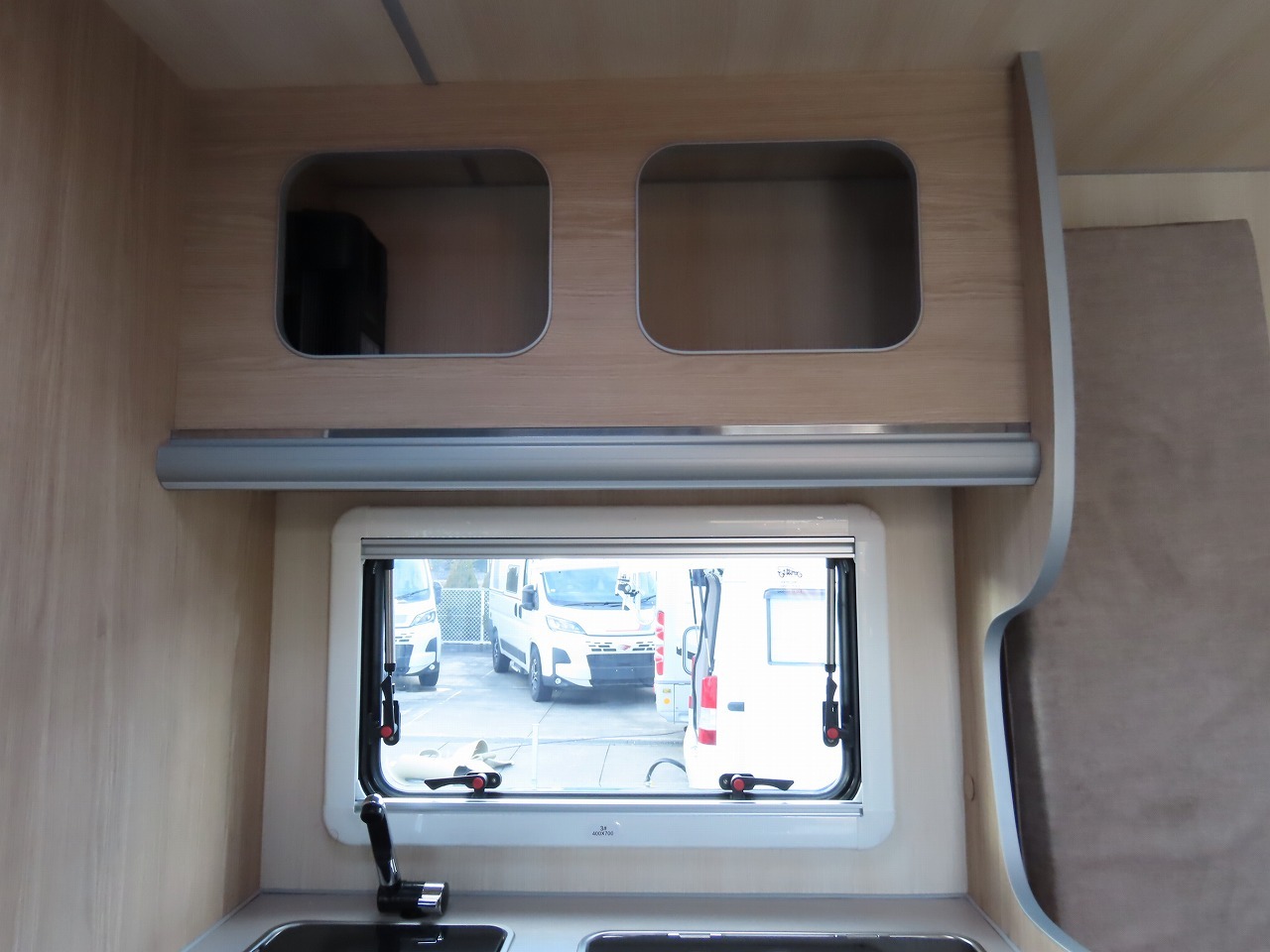 キャンピングカートレーラー