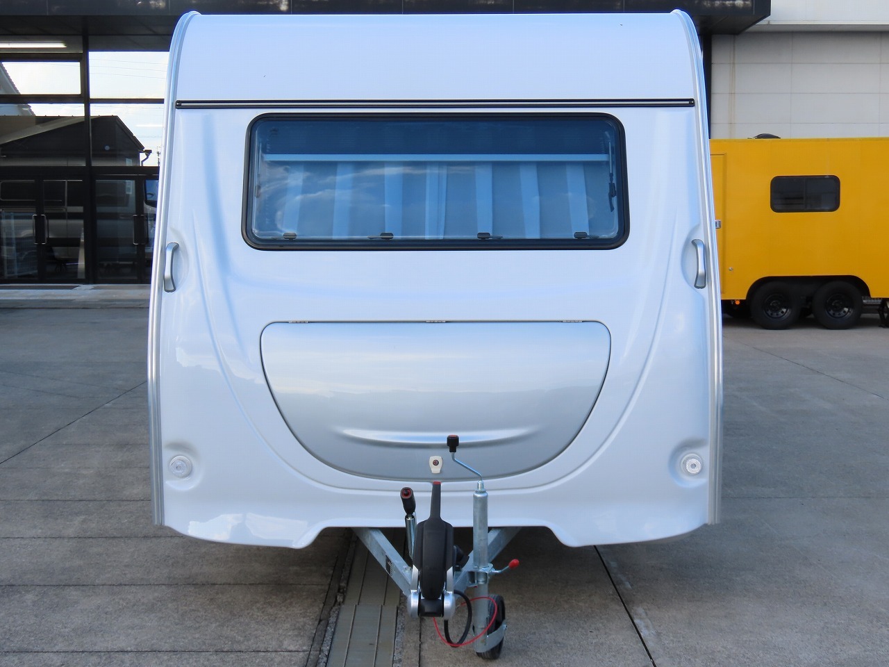 キャンピングカートレーラー