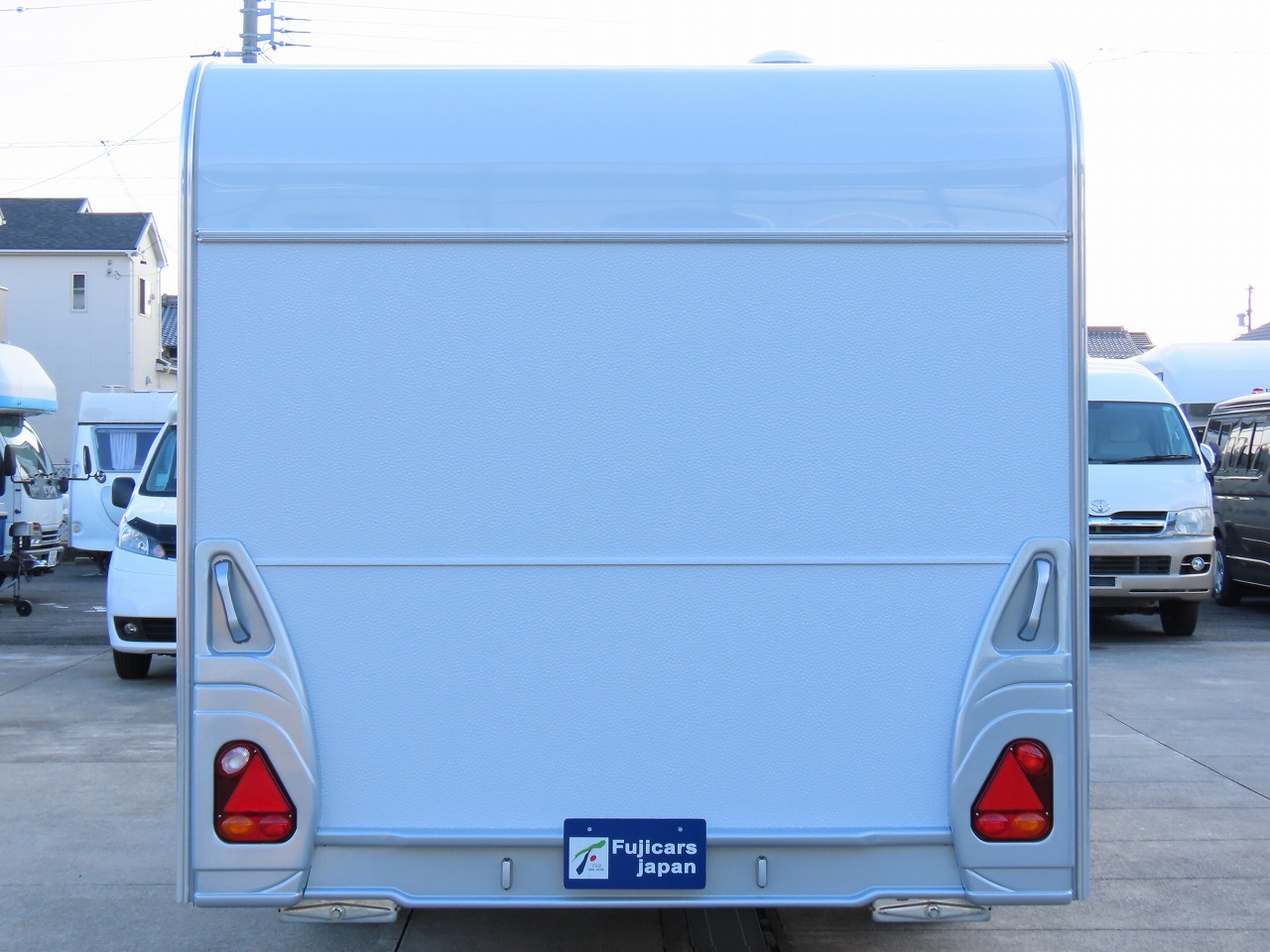 キャンピングカートレーラー