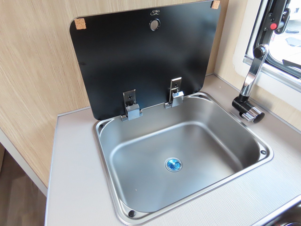 キャンピングカートレーラー