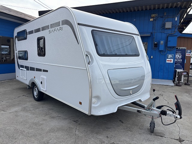 キャンピングカートレーラー