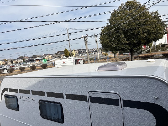 キャンピングカートレーラー