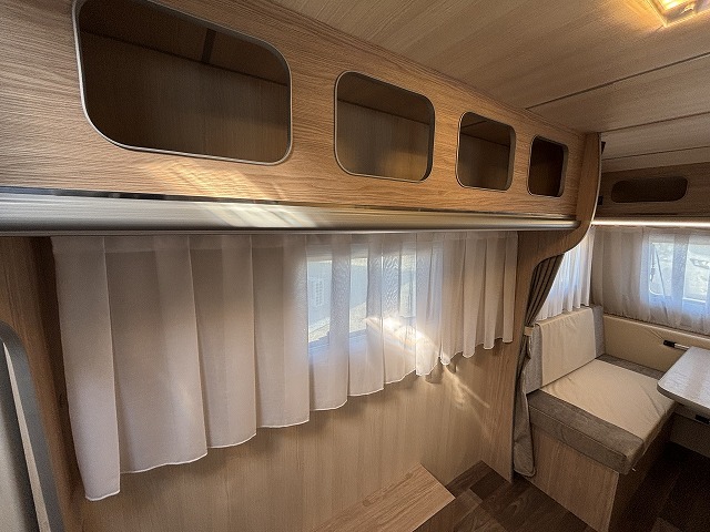 キャンピングカートレーラー