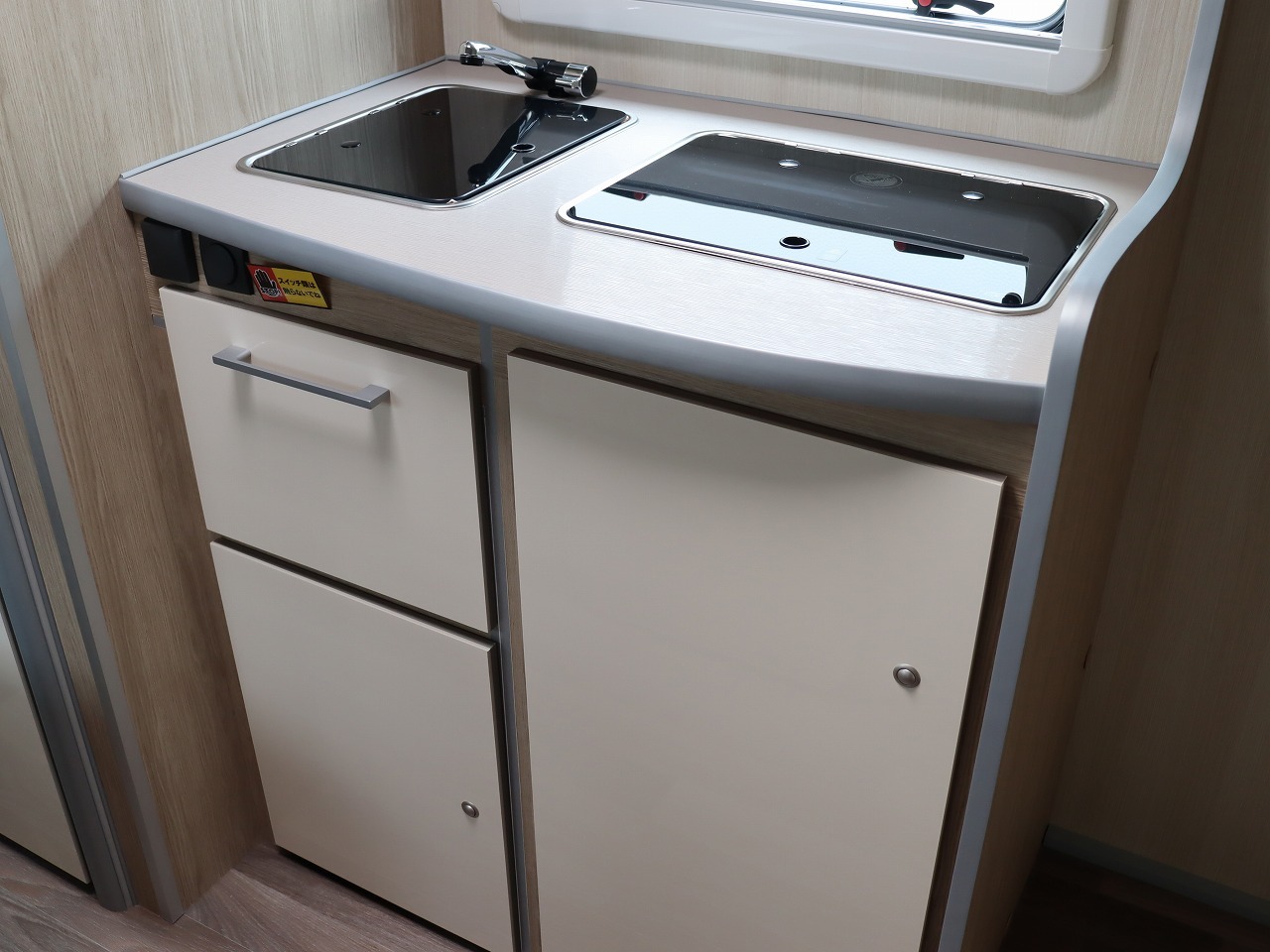 キャンピングカートレーラー