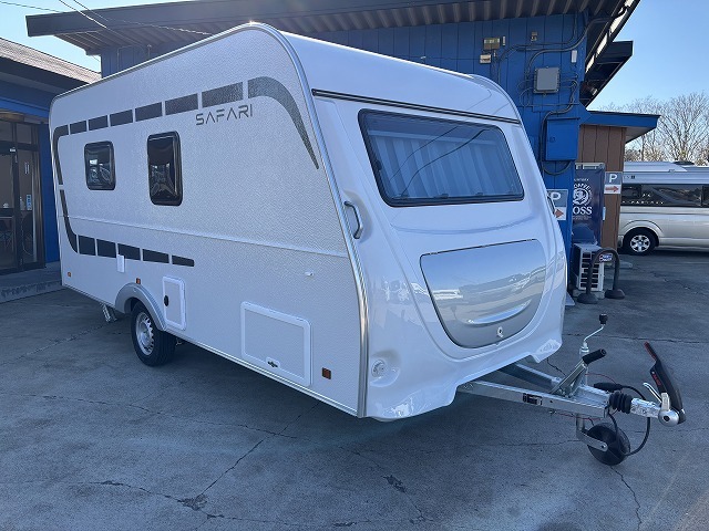 キャンピングカートレーラー