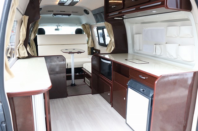 キャンピングカーバンコン