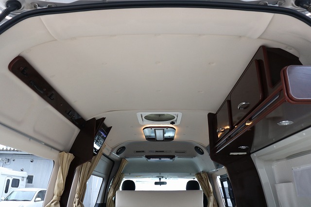 キャンピングカーバンコン