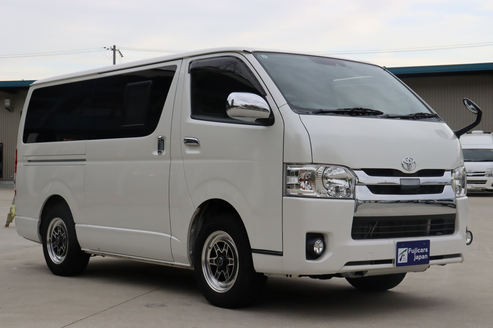 キャンピングカーバンコン