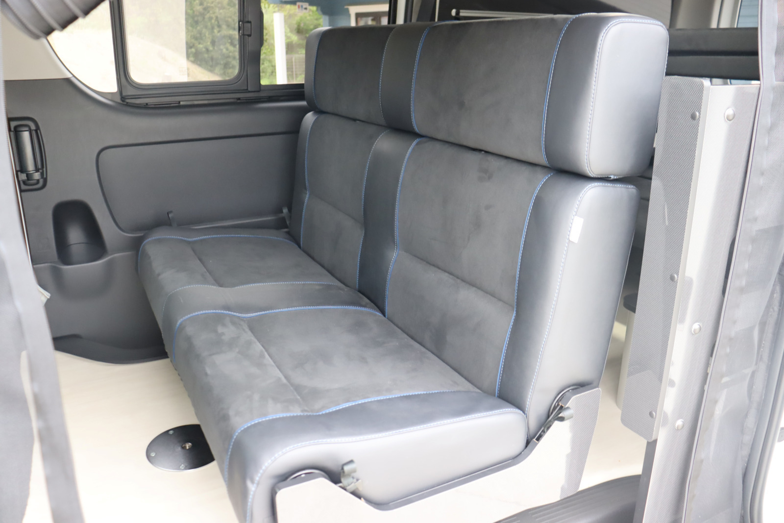 キャンピングカーバンコン