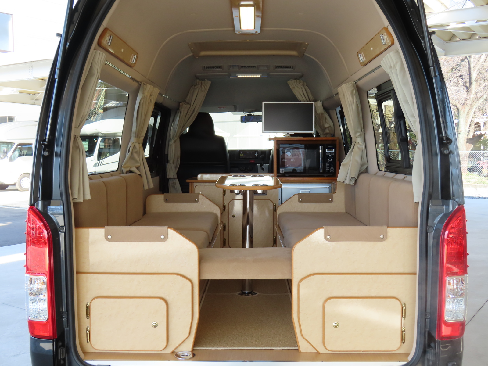 キャンピングカーバンコン