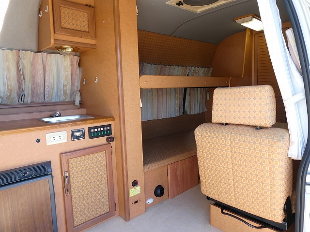 キャンピングカーバンコン