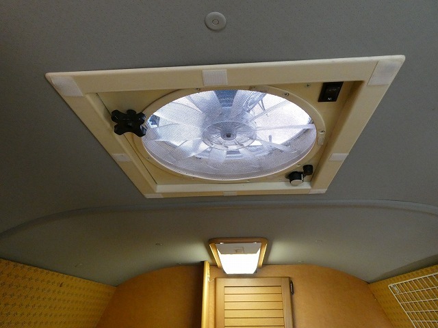 キャンピングカーバンコン