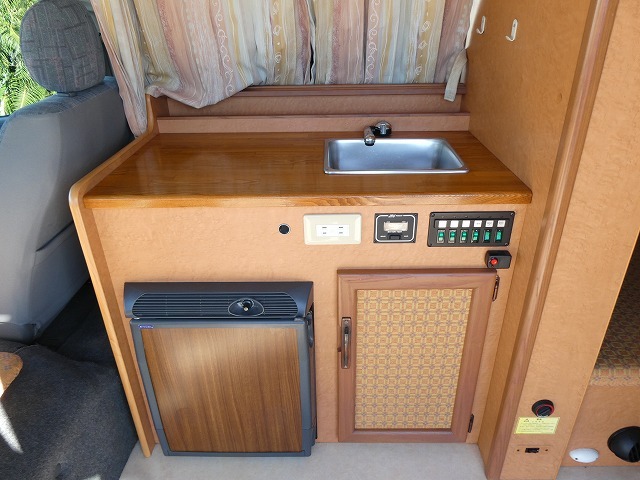 キャンピングカーバンコン