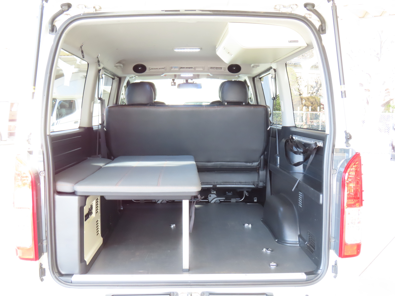 キャンピングカーバンコン