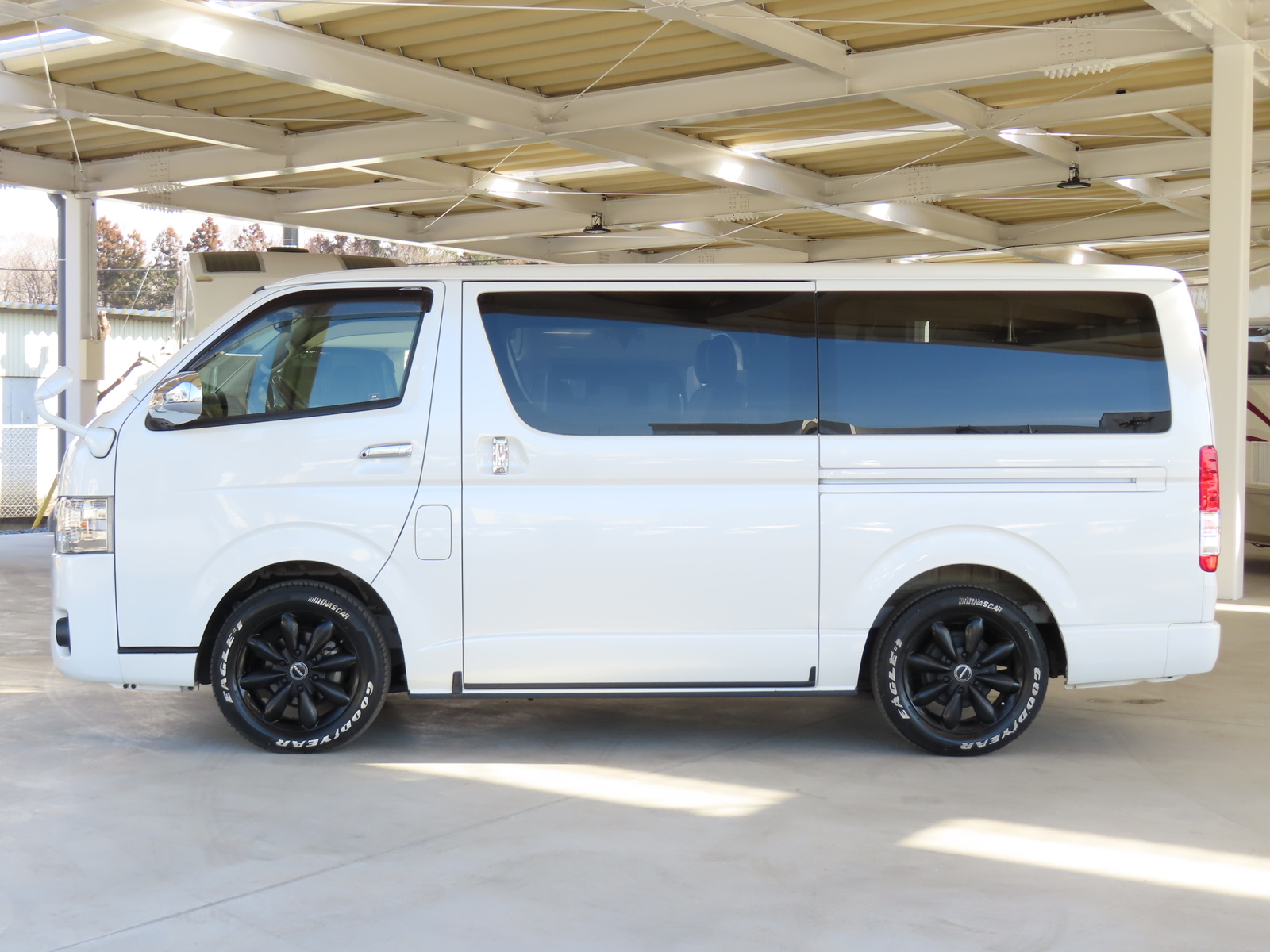 キャンピングカーバンコン