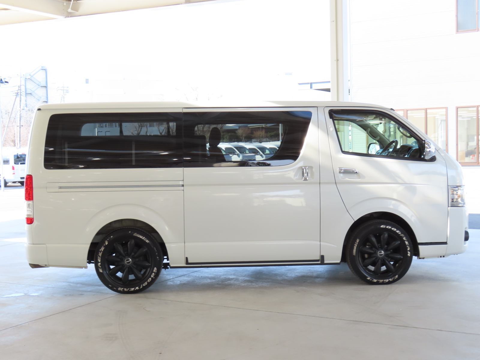 キャンピングカーバンコン