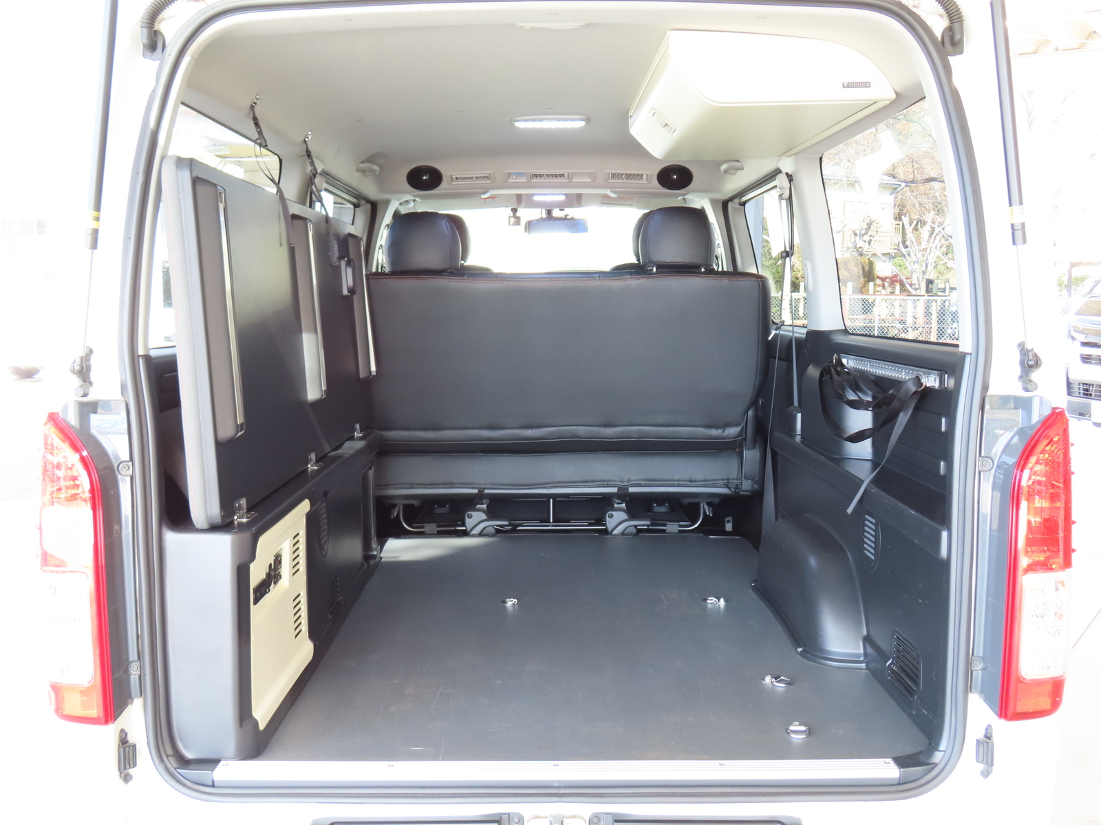 キャンピングカーバンコン