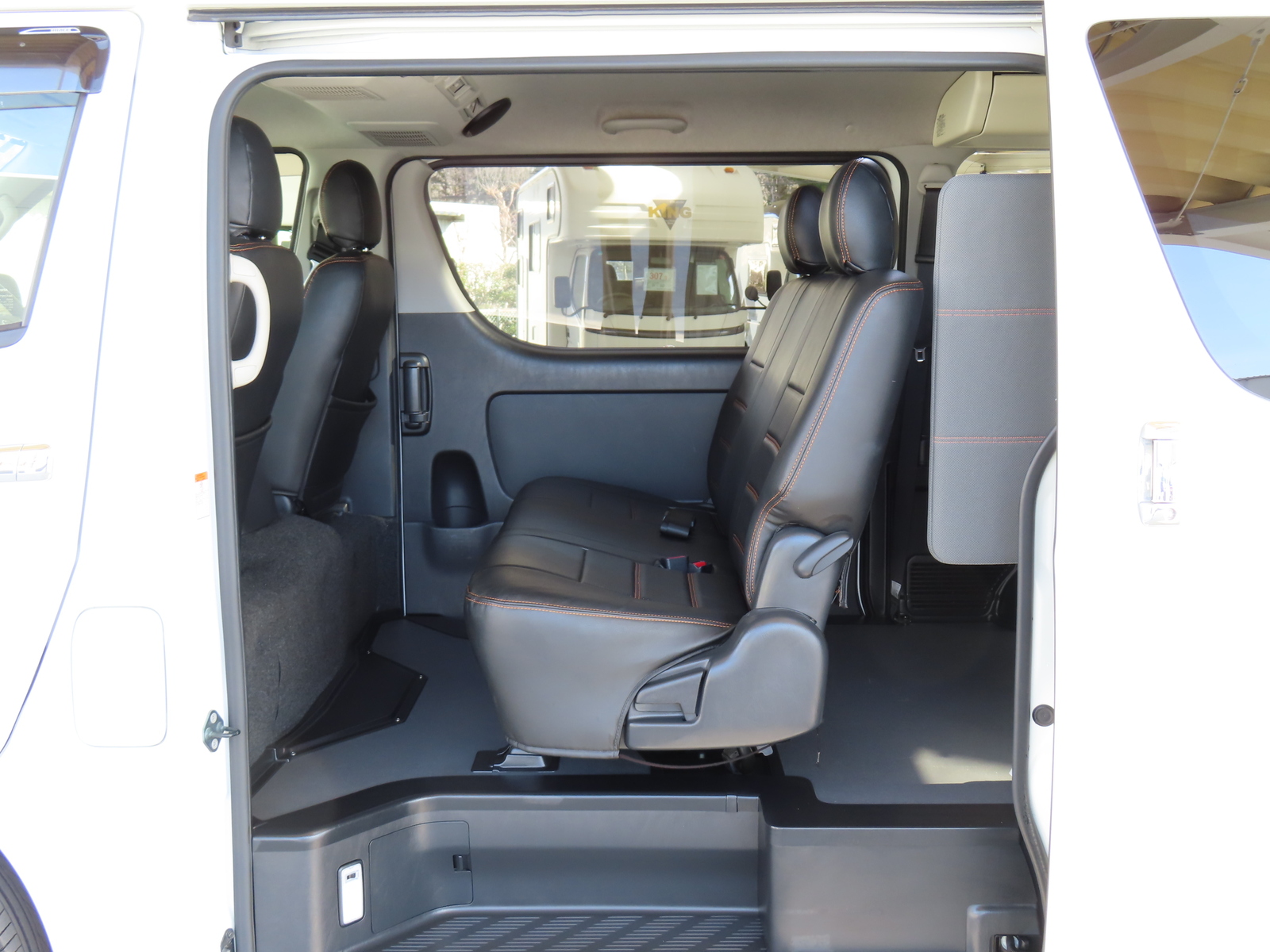 キャンピングカーバンコン