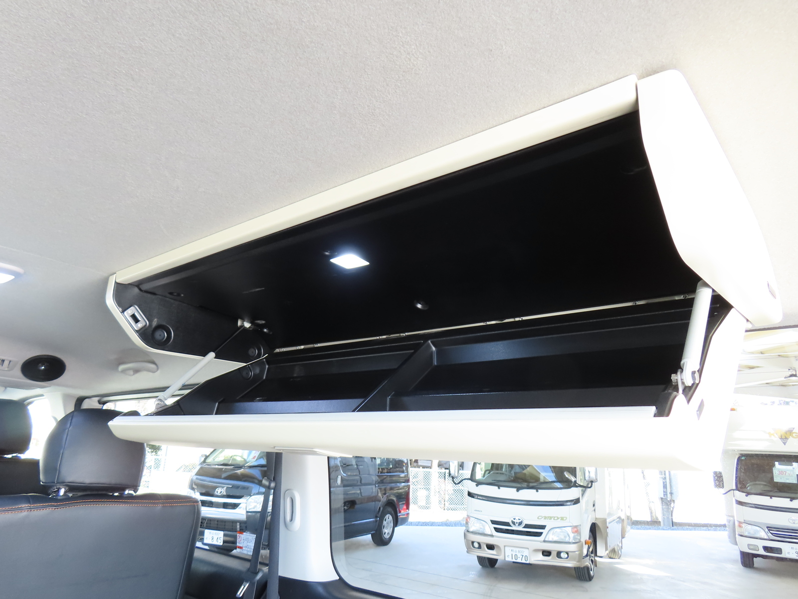 キャンピングカーバンコン