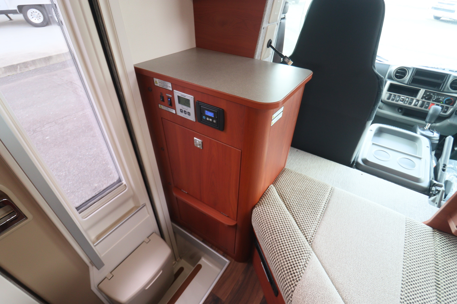 キャンピングカーキャブコン