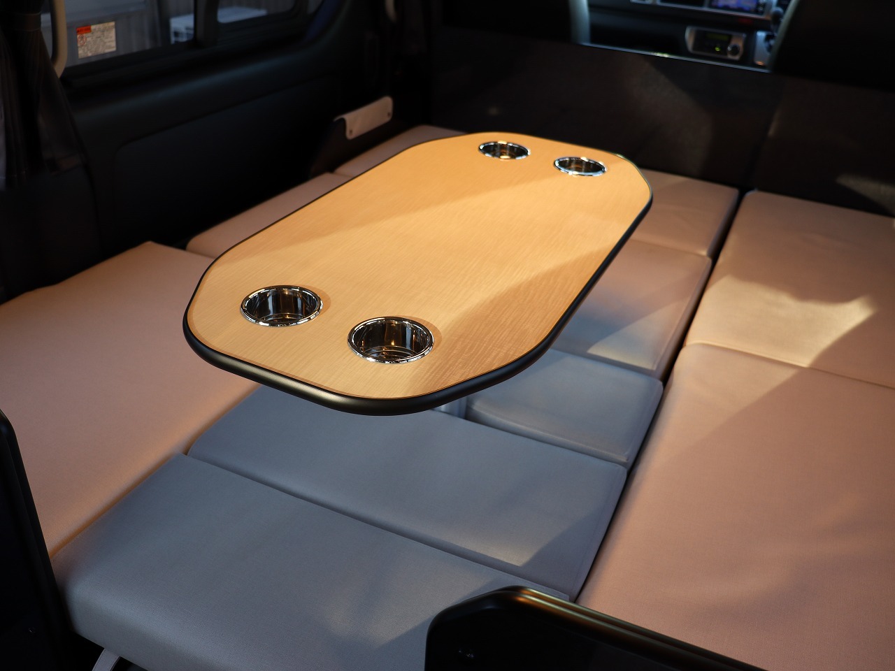 キャンピングカーバンコン