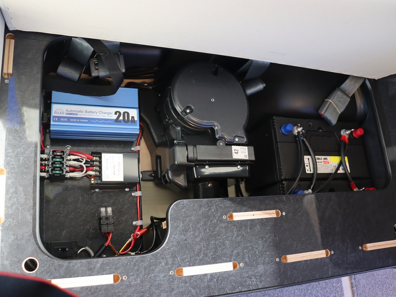 キャンピングカーバンコン