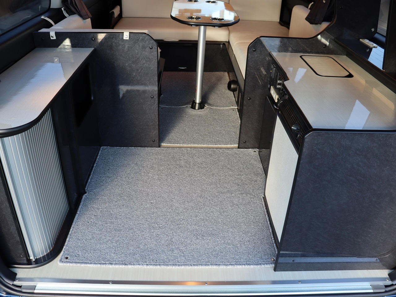 キャンピングカーバンコン