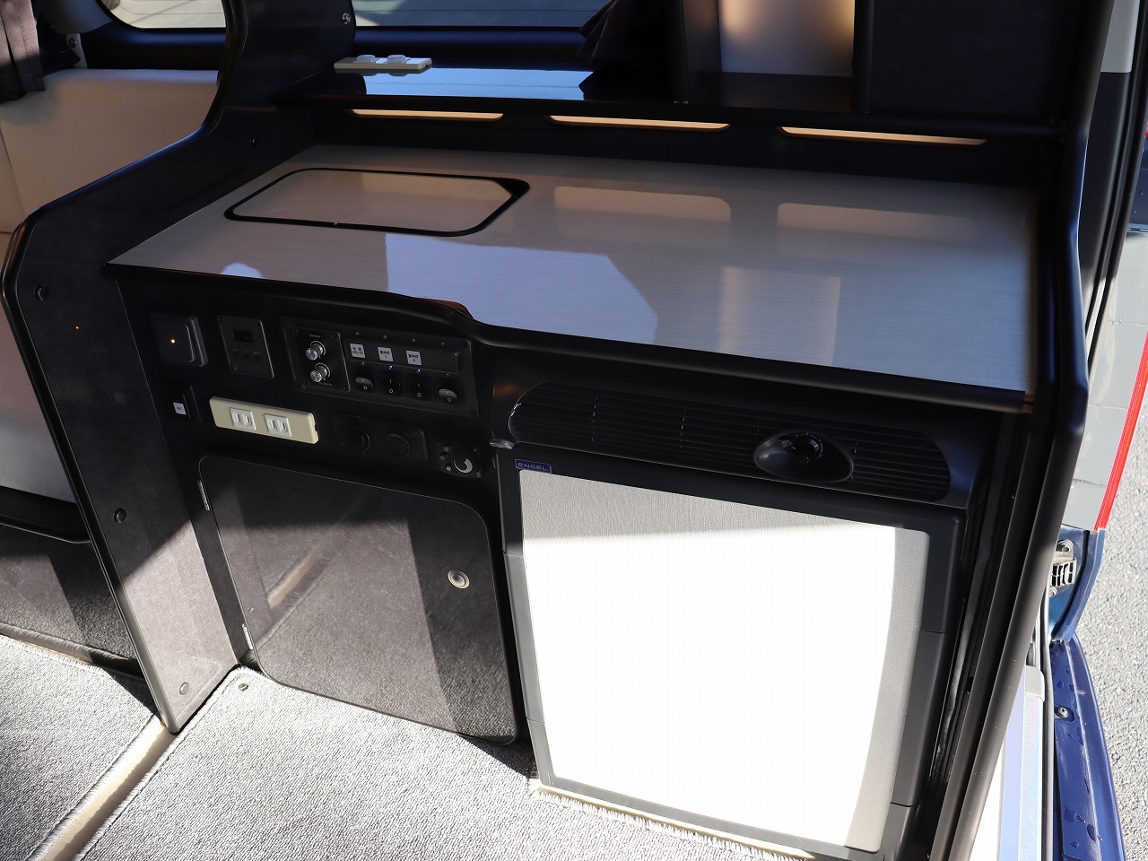 キャンピングカーバンコン