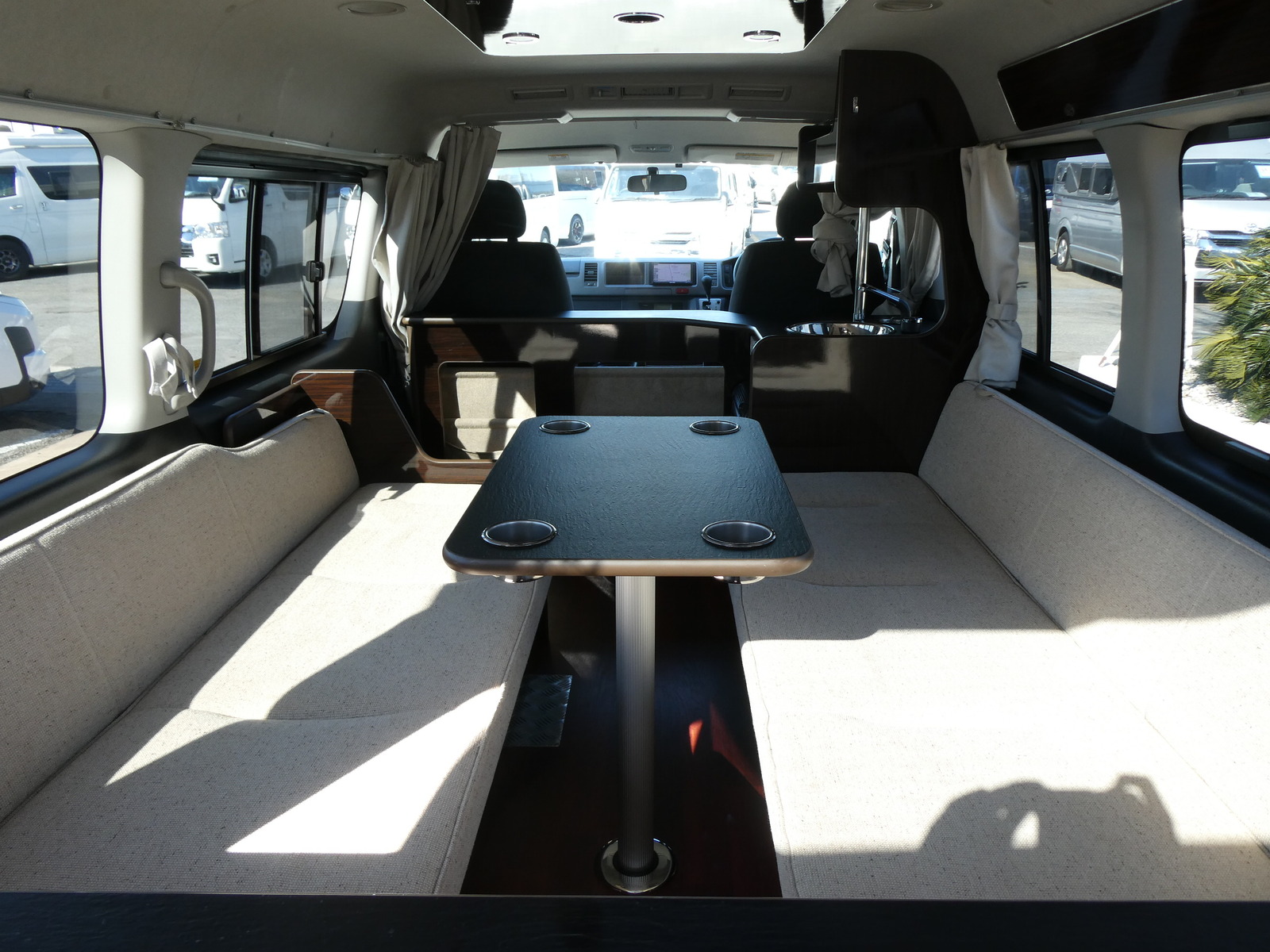 キャンピングカーバンコン