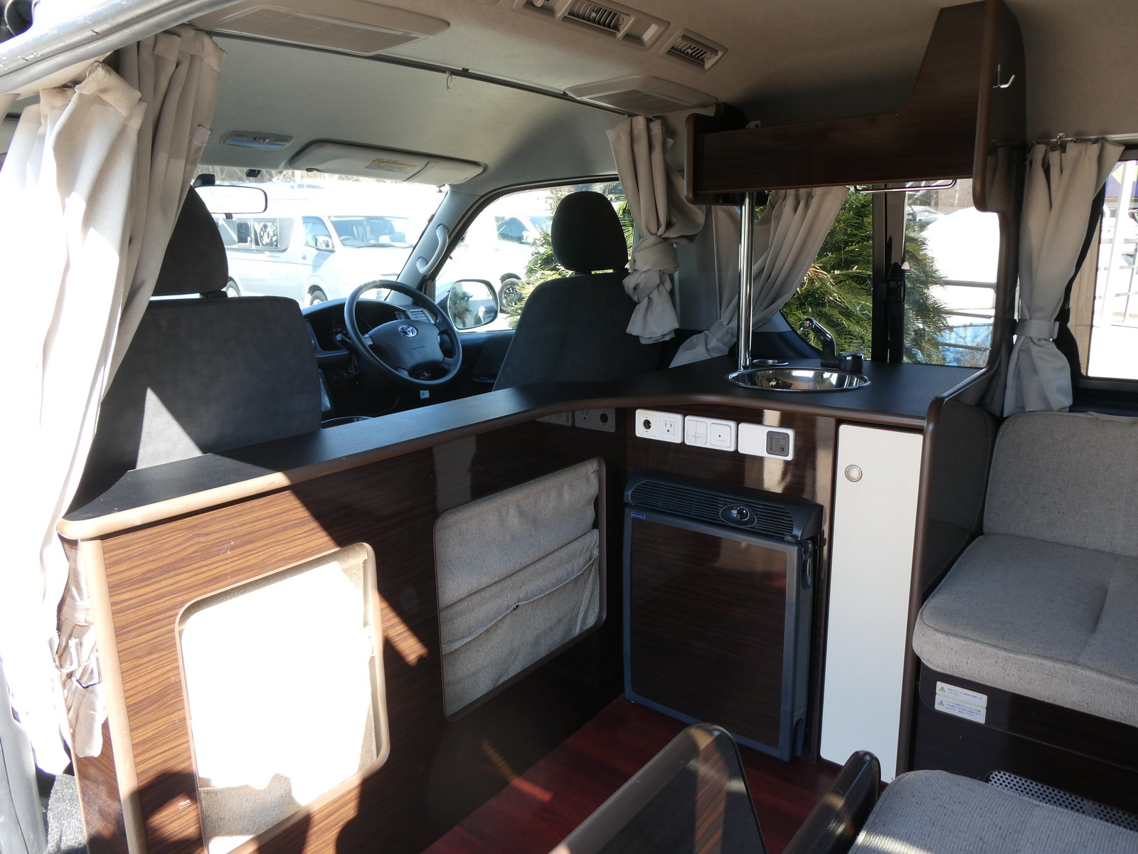 キャンピングカーバンコン