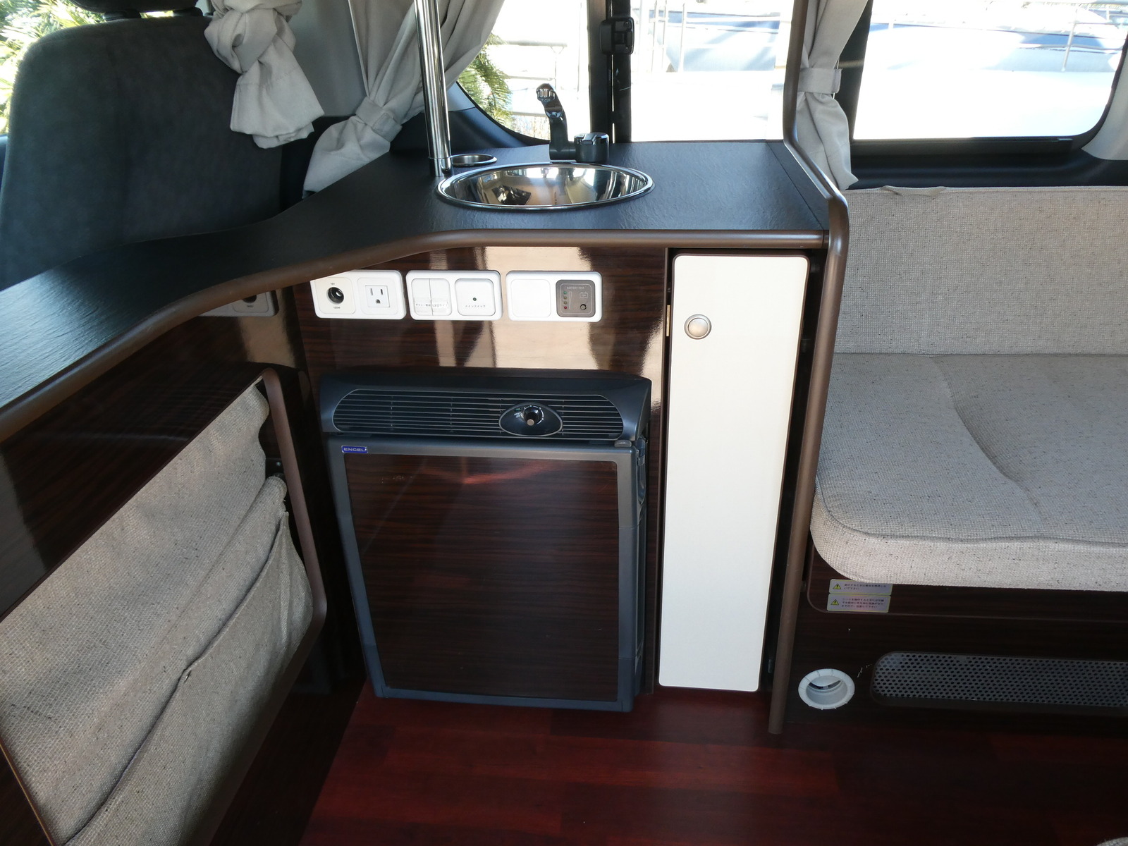 キャンピングカーバンコン